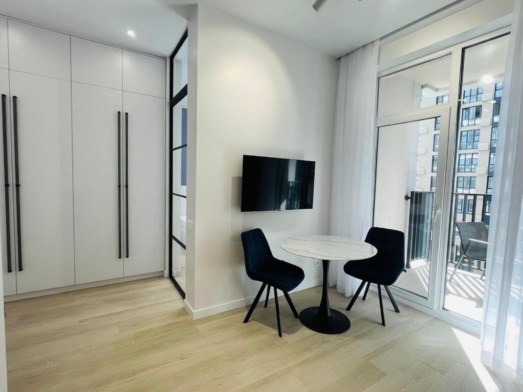 Modern Apartment In The Old Town Kyiv Exterior foto