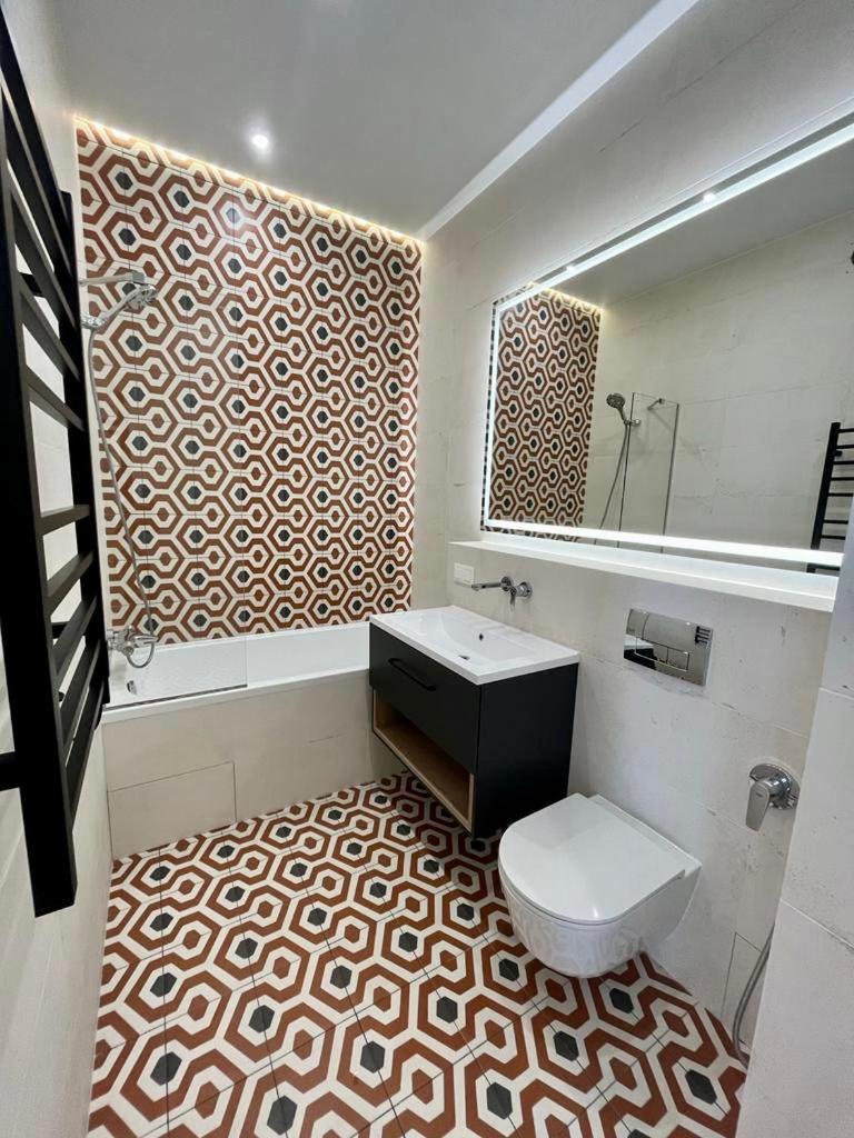 Modern Apartment In The Old Town Kyiv Exterior foto