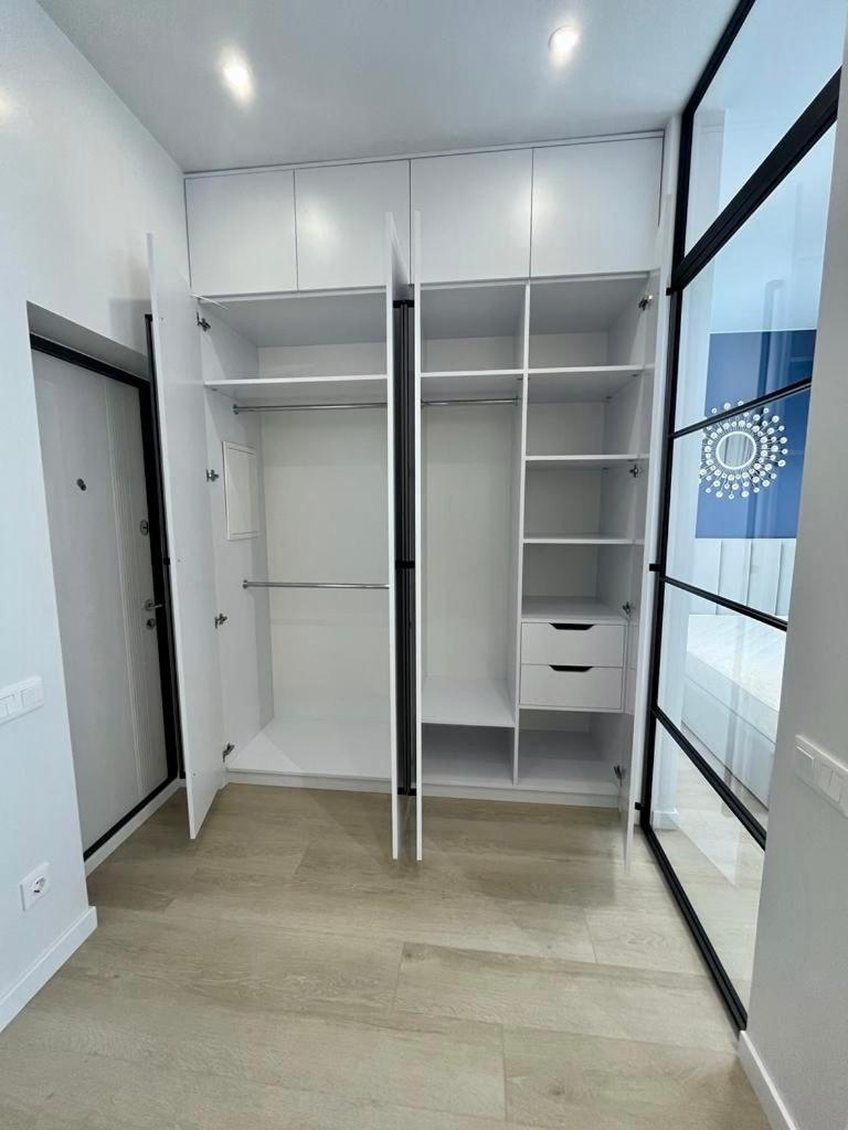 Modern Apartment In The Old Town Kyiv Exterior foto